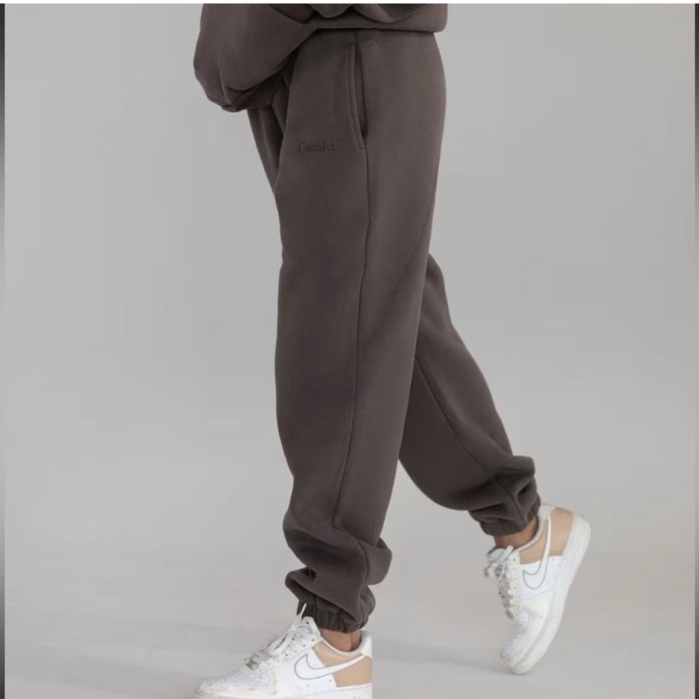 Comfrt Signature Sweatpants Unisex Medium Brown Excellent Fleece Joggers